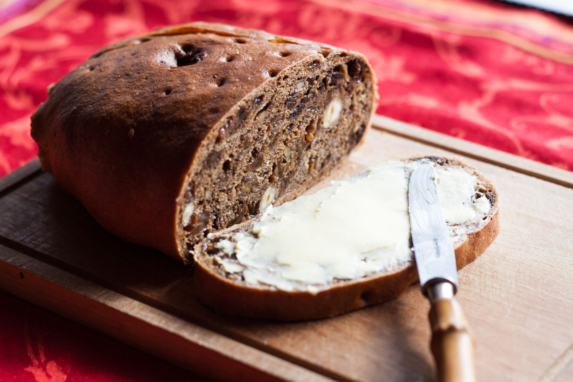 Kletzenbrot mit Butter